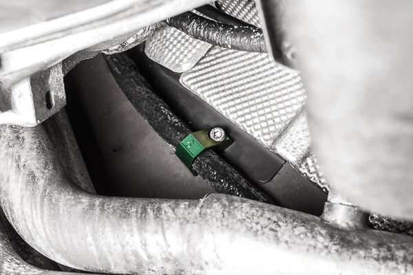 Camaro feed line retainer